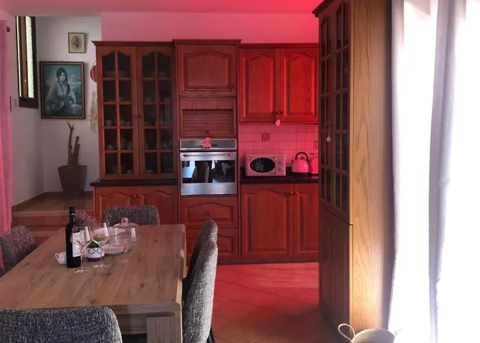 公寓 Entire Flat, In